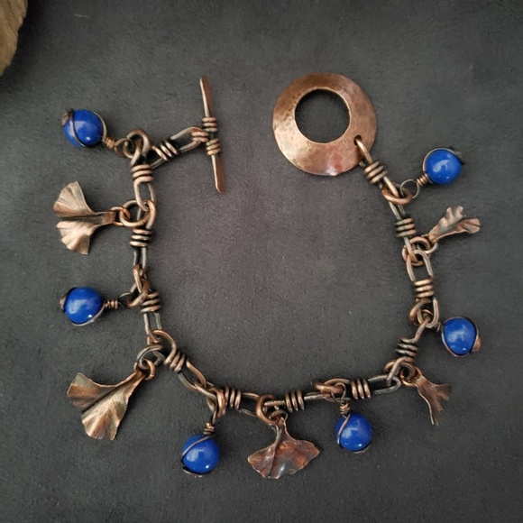Handcrafted copper, Lapis and leaf bracelet. - Picture 2 of 3